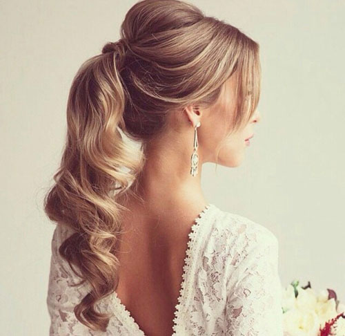  Elegant Curly Ponytail 