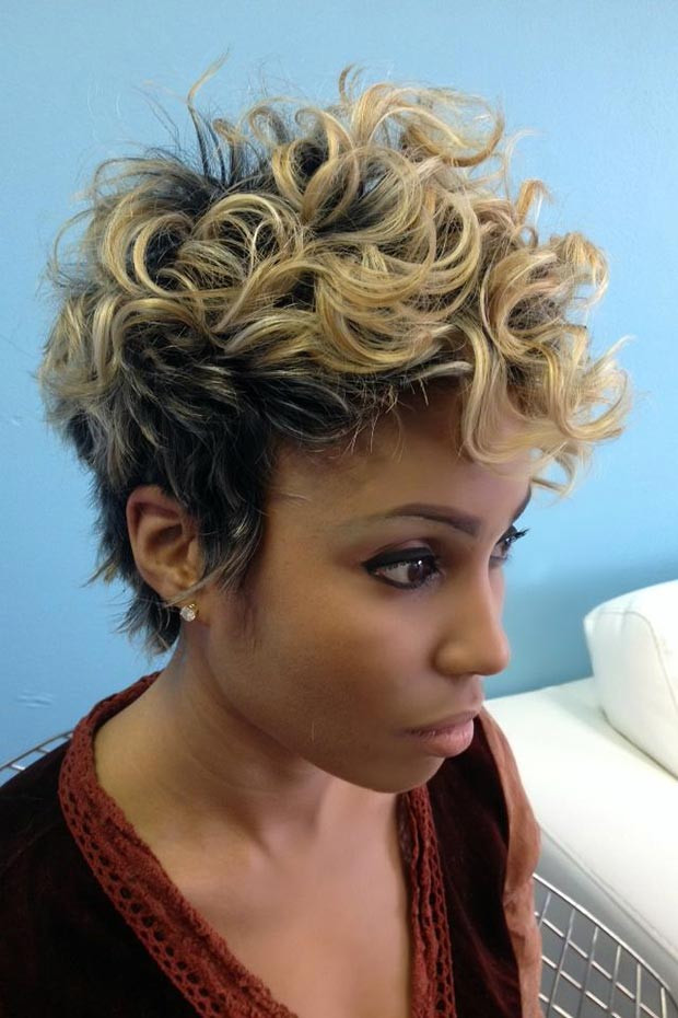 Short Curly Blonde Hairstyle for Black Women