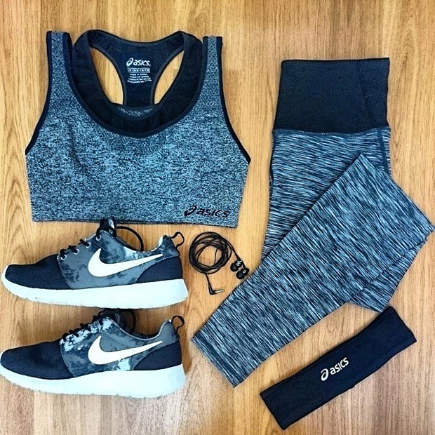 Black and Grey Workout Outfit