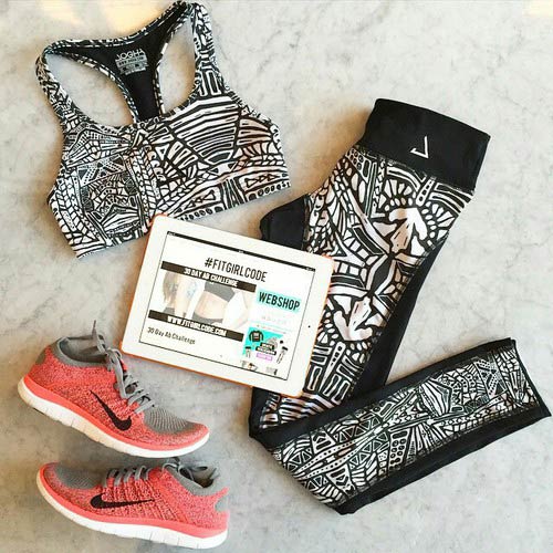 Black and White Two Piece Workout Outfit