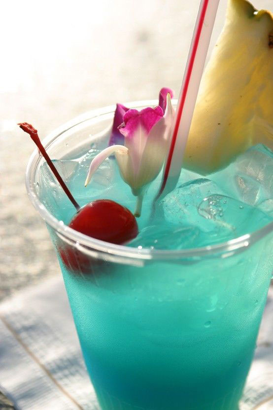 Top 14 Girly Alcoholic Drinks | StayGlam.com