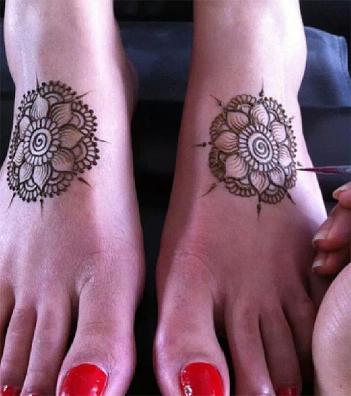 Floral Foot Henna Idea