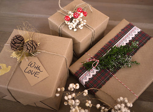 18 Brown Paper Christmas Gift Wrapping Ideas | StayGlam