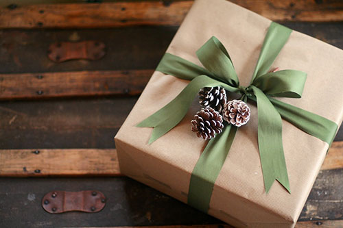 18 Brown Paper Christmas Gift Wrapping Ideas | StayGlam