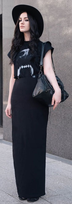 outfits with black maxi skirt