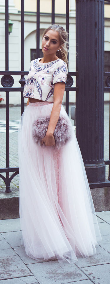 pink long skirt outfit