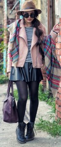 21 Comfy & Stylish Thanksgiving Outfit Ideas - StayGlam