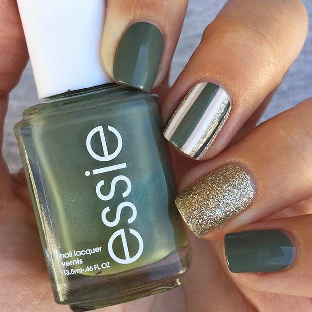 Dark Green and Gold Easy Nail Design