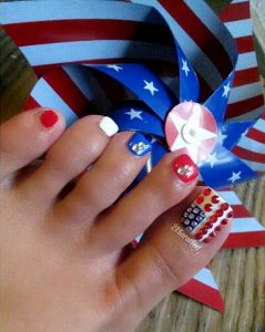 31 Patriotic Nail Ideas for the 4th of July - StayGlam