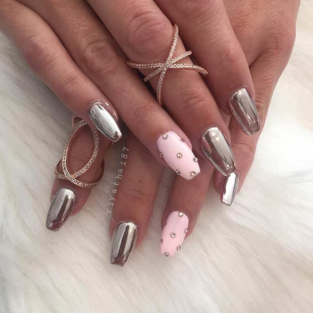 21 Trendy Metallic Nail Designs to Copy Right Now | StayGlam