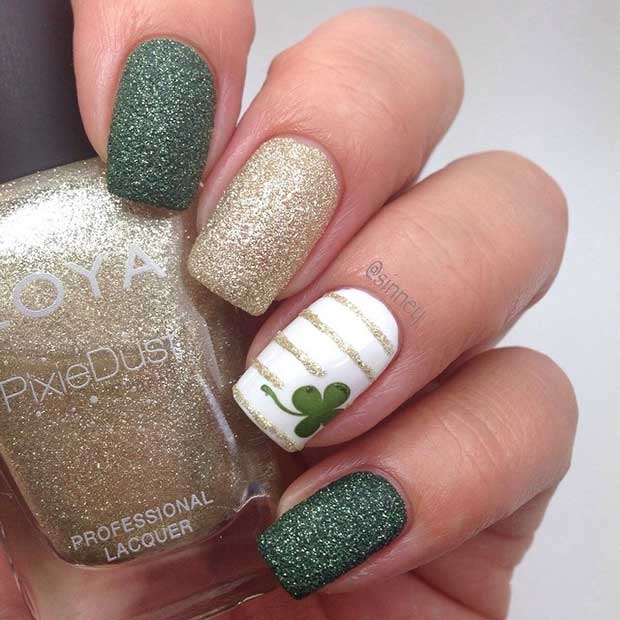 Easy Clover Accent Nail for St Patrick's Day