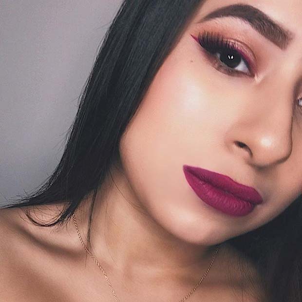 Purple Eyeliner and Purple Lip Color Makeup Idea for Spring