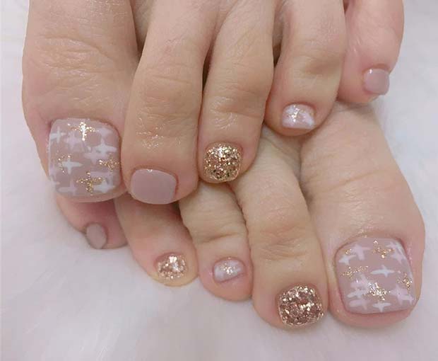 Classy Neutral Toe Nail Design 