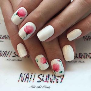 21 Gorgeous Floral Nail Designs for Spring - StayGlam