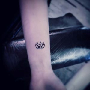 43 Creative Crown Tattoo Ideas for Women - StayGlam - StayGlam