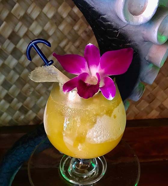Tropical "Octopus" Cocktail for Girly and Delicious Summer Cocktails 