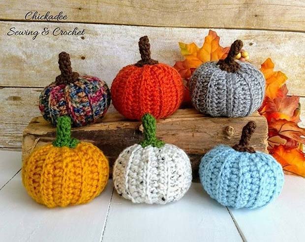 Crochet Pumpkins for Fun DIY Halloween Party Decor