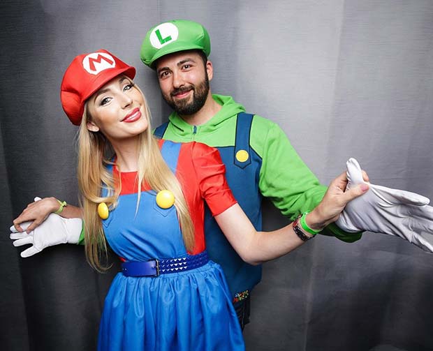 How to Make Mario and Luigi Costumes {Tutorial} - Smashed Peas & Carrots