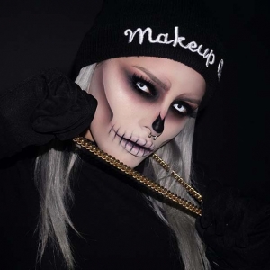 23 Skeleton Makeup Ideas for Halloween - StayGlam