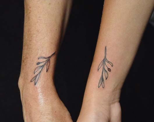 Matching Natural Botanical Tattoos for Popular Mother Daughter Tattoos