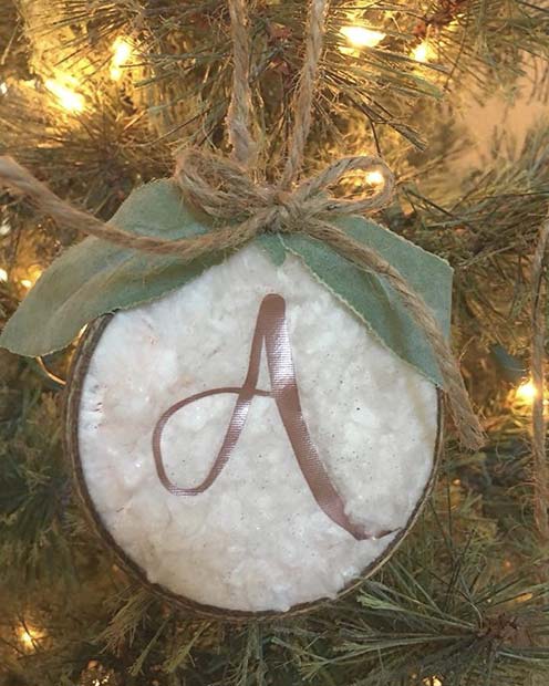 Cute Christmas Tree Decoration for Farmhouse Inspired Christmas Decor