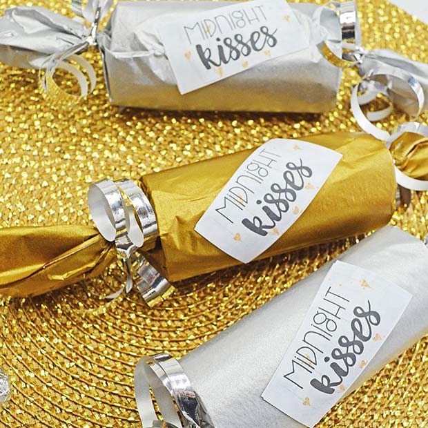 Midnight Kisses Party Favor