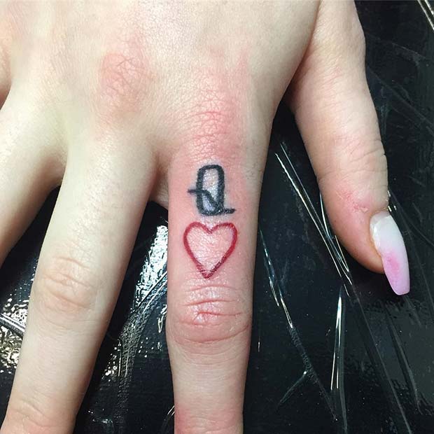 Tiny Hearts With King And Queen Tattoo On Fingers