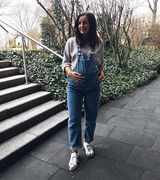 Cute Dungarees Maternity Outfit 