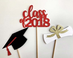 41 Best Graduation Party Decorations and Ideas - StayGlam