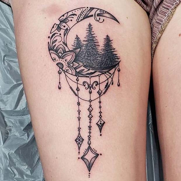 Hermosa idea de tatuaje de luna para mujer