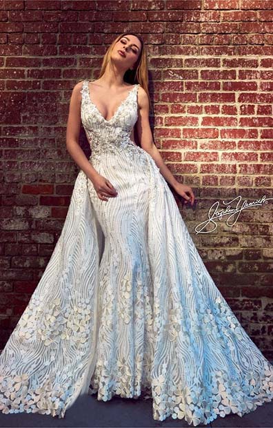 21 Sexy Wedding Dresses For Confident Brides To Be Stayglam 8406