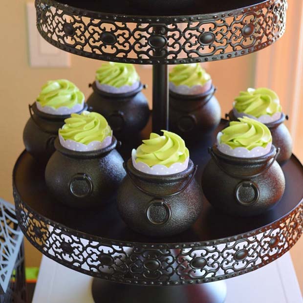Unique Cauldron Cakes for a Baby Shower