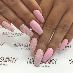 21 Ridiculously Pretty Ways to Wear Pink Nails - StayGlam