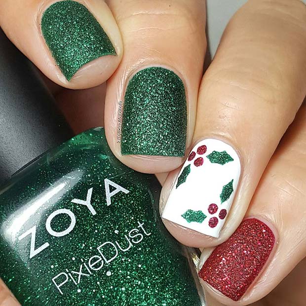 23 Pretty Holiday Nails to Get You Into the Christmas