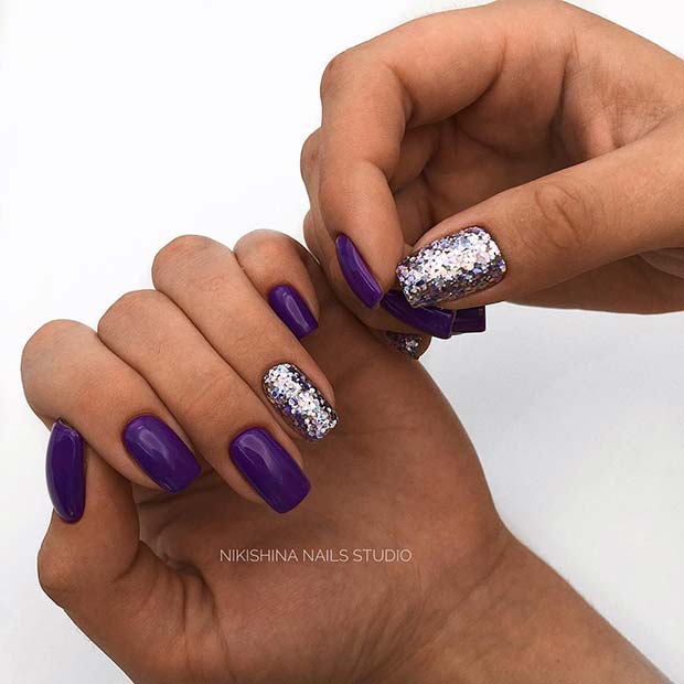 Paarse en zilveren glitter acrylnagels