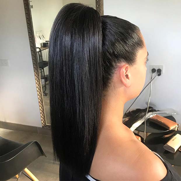 Chic High Ponytail Hairstyle 