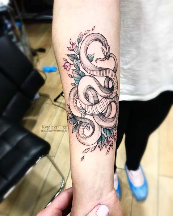 Snakes and flowers Tattoo art coloring books 13523788 Vector Art at  Vecteezy