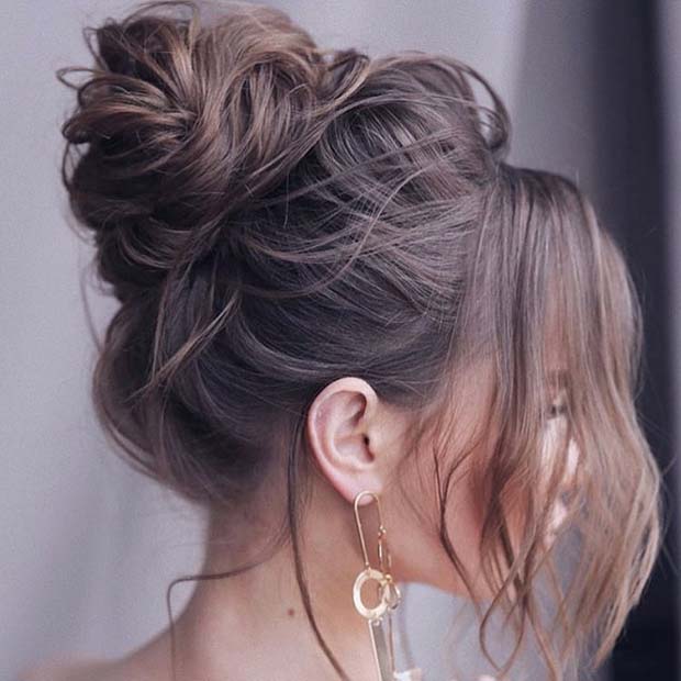 21 Cute And Easy Messy Bun Hairstyles Stayglam 