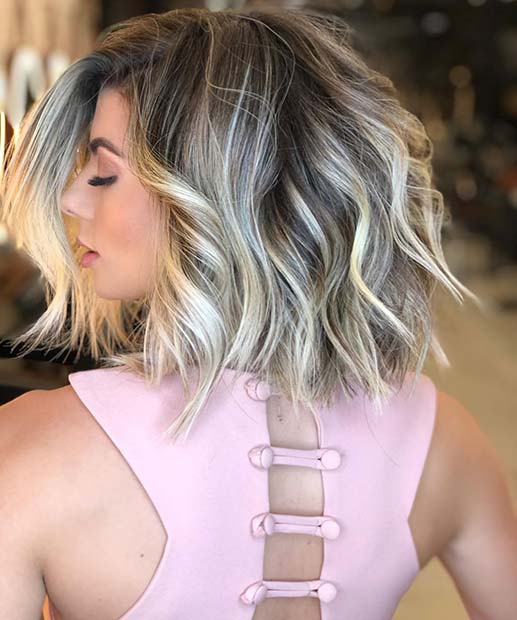 Stunning Bob Hairstyle with Blonde Highlights 