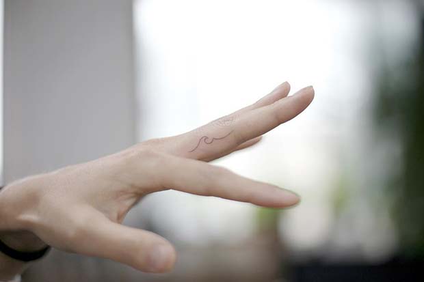 So you like fine line finger tattoos? You NEED TO KNOW this before getting  one. - Estefania's Art