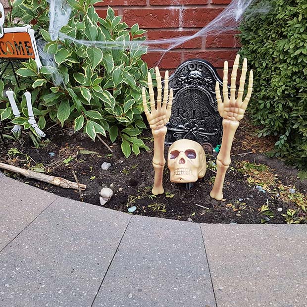 Skeleton Grave Idea