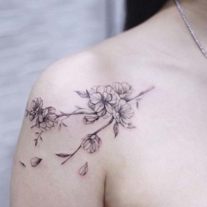 43 Sexy Tattoos For Women You'll Want To Copy - Stayglam