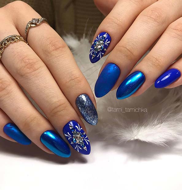 Beautiful Blue Winter Nails