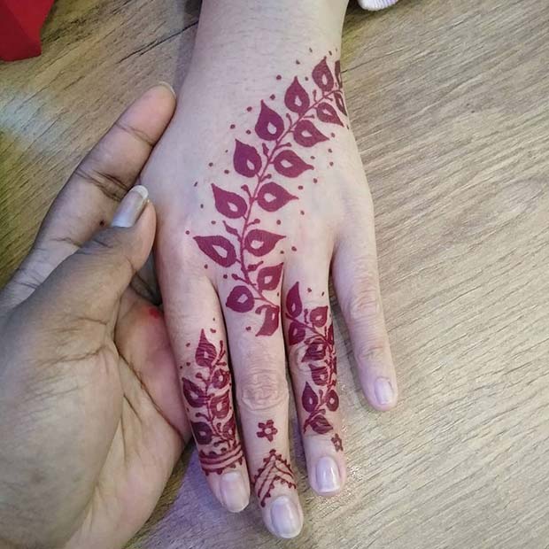 23 Henna Tattoo Designs and Ideas for Women - StayGlam