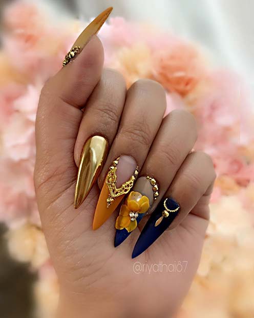 Glam Gold Pointy Nails 