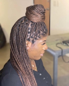 23 Ways to Wear and Style Knotless Braids - StayGlam