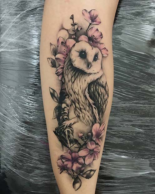  Pretty Owl with Floral Background