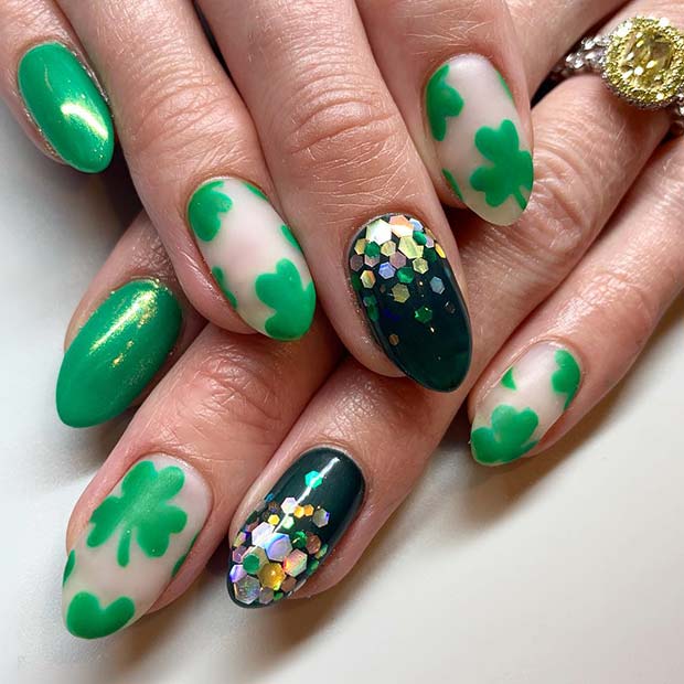 Nails with Clovers and Sparkles
