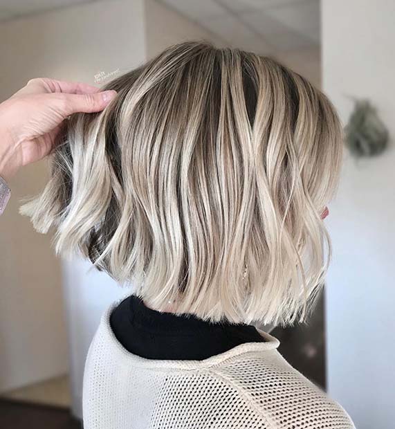 Simple and Chic Blonde Bob Hairstyle