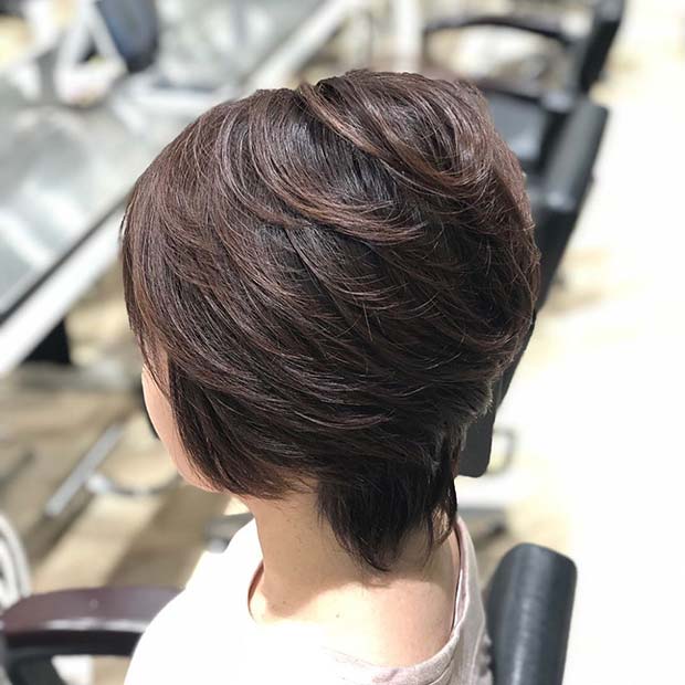 Short Cut with Trendy and Bold Layers
